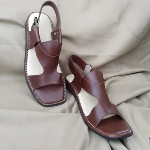 side-view-of-panjadara-leather-peshawari-chappal-handmade-quality